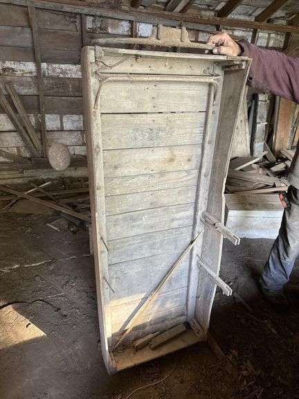 Wagon box with Henney buggy company steps