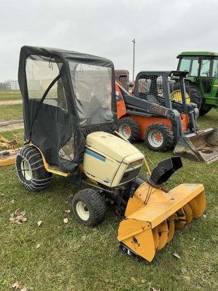 Cub cadet 2084 w/snowblower, runs good.