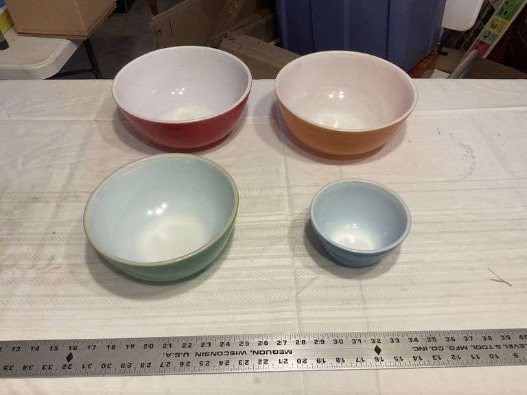 Pyrex bowls