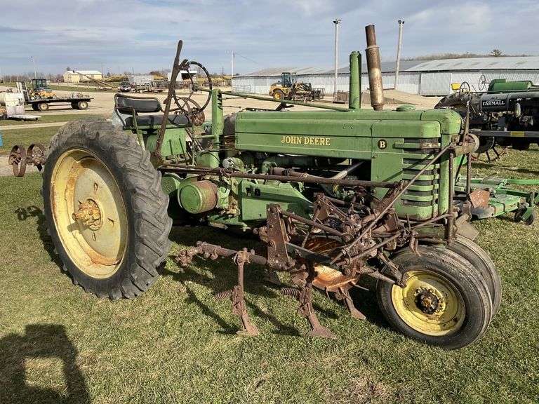 John Deere B w/cultivator