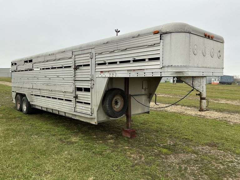 1988 Feather Light 7' X 24' Trailer