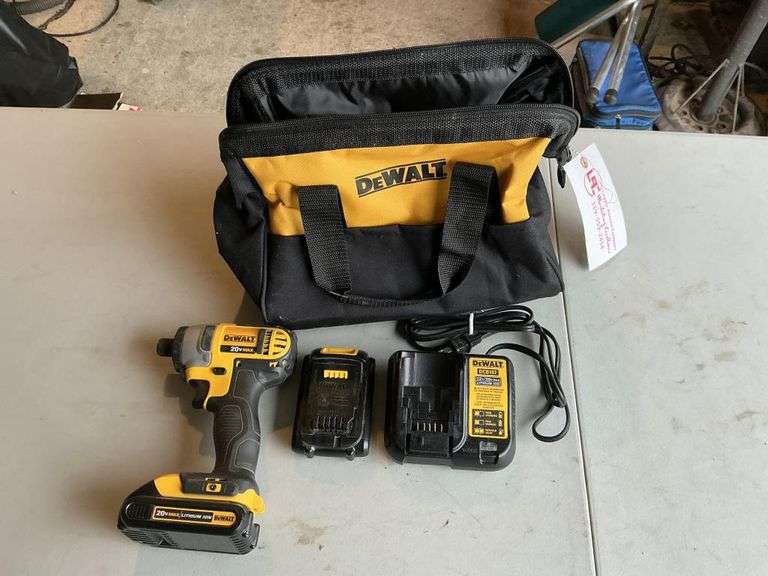 DeWalt impact driver with battery & charger