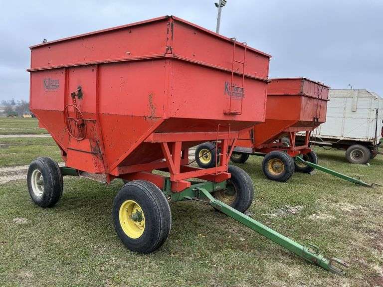 Killbros 350 gravity wagon w/John Deere gear