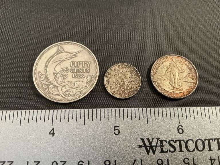 Silver coins. 1945 10 centavos, 1944 20 centavos