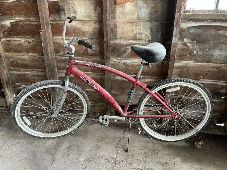 Next LaJala women's bike, needs cleaning/air