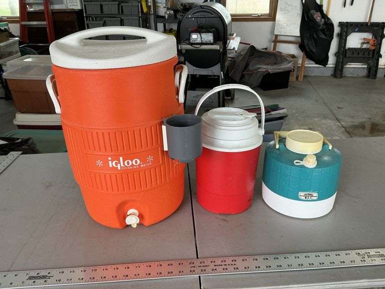 (3) water jugs