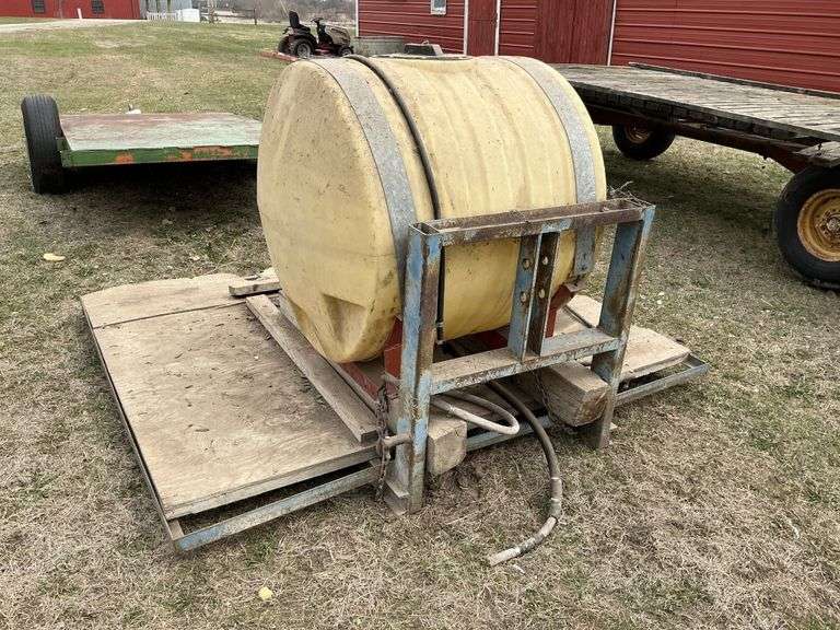 7' x 6' 3-point sprayer platform and 150gal tank - Legacy Auction Company