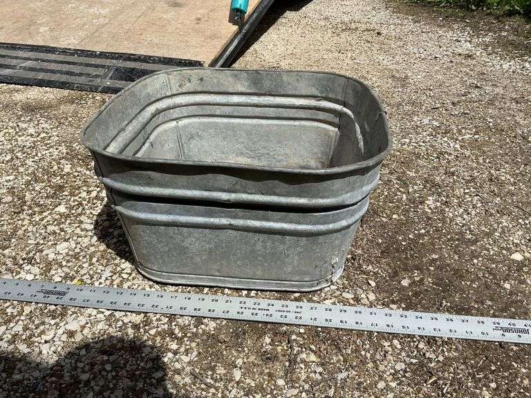 Galvanized wash tub