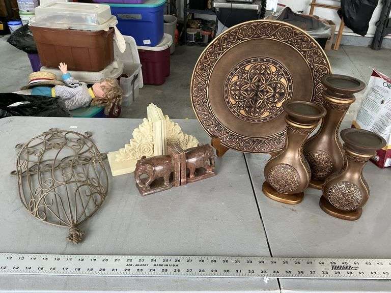 Bookends, decor