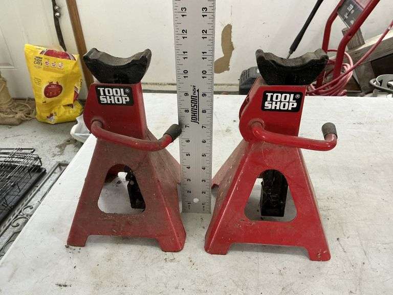 (2) 3 ton jack stands