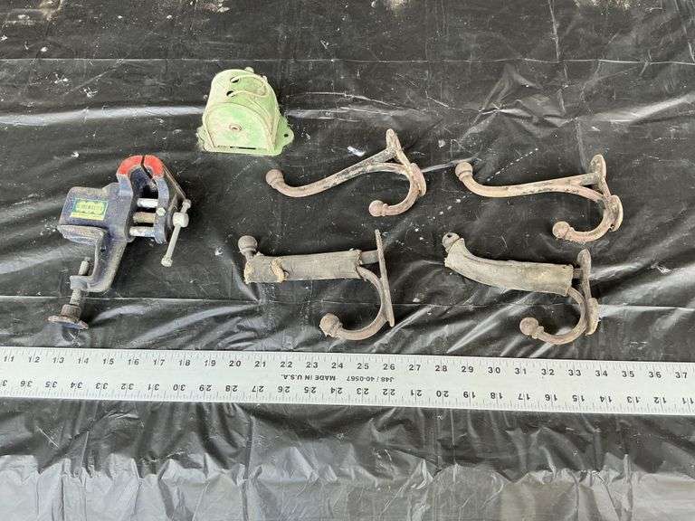 Cast-iron hooks/vise etc.
