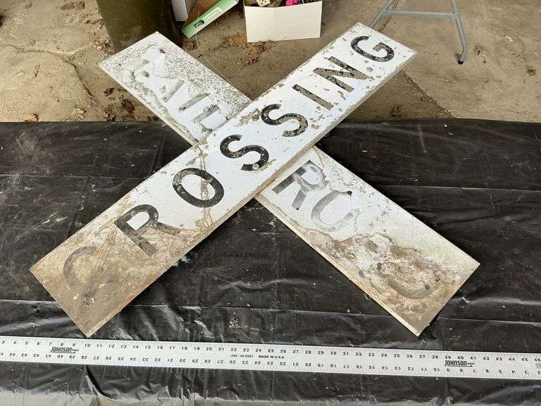 Aluminum Railroad crossing sign