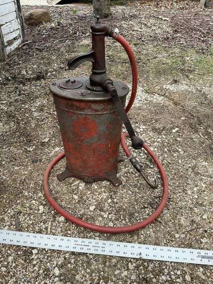 Lube pump