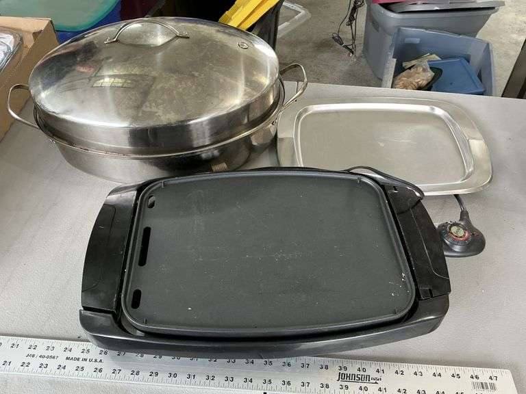Roaster, tray and electric griddle