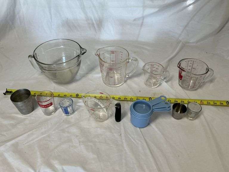 Anchor Hocking/fire king/Pyrex measuring cups etc - Legacy Auction Company