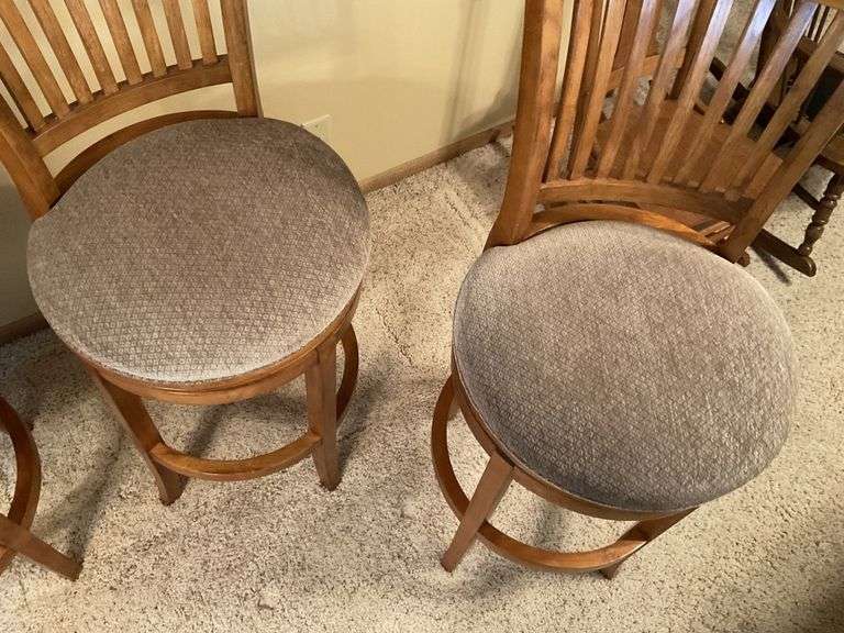 4- swivel barstools