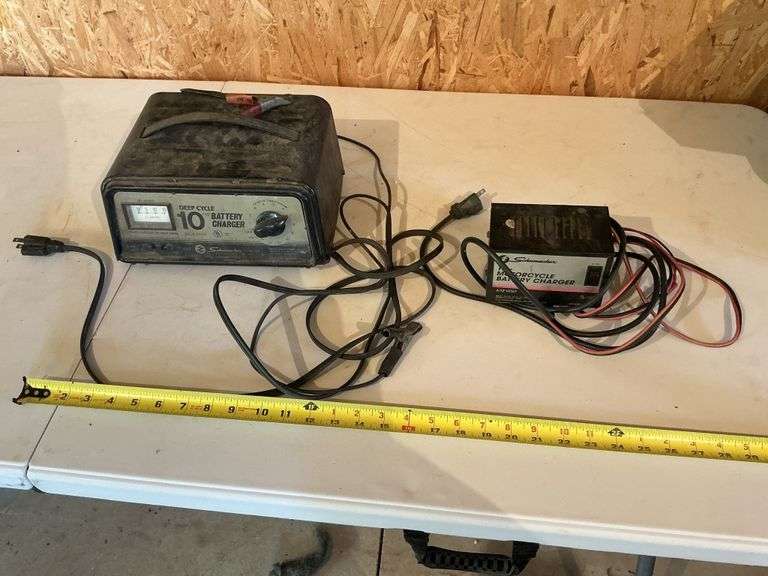 Motorcycle/deep cycle battery chargers