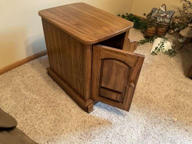 Oak magazine/lamp cabinet,