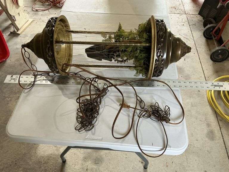 Hanging oil light