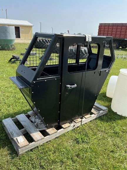Telehandler cab - Legacy Auction Company