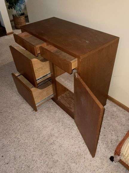 Wooden cabinet, 35" x 32" x 17"