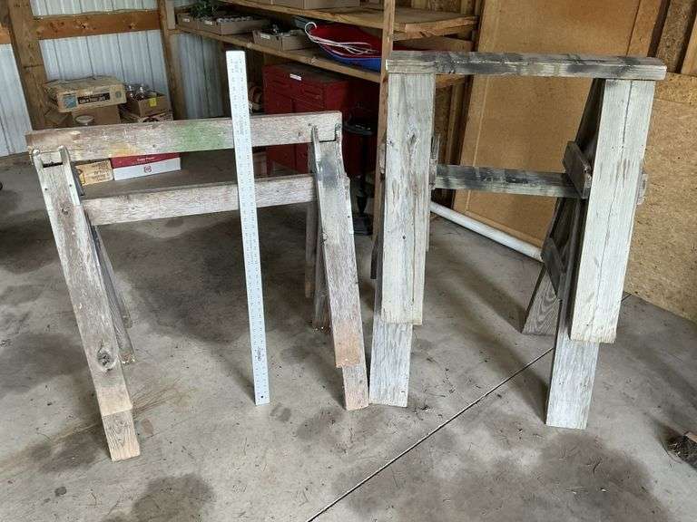 4 wooden sawhorses