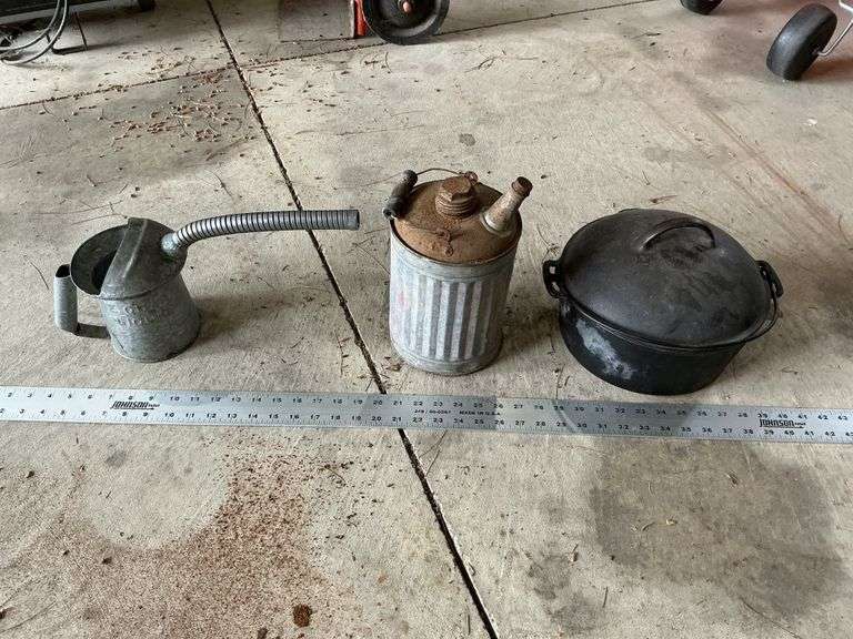 No. 8 dutch oven and gas can