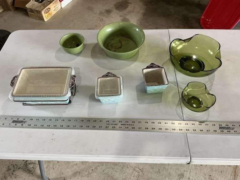 Green bowls and food storage containers