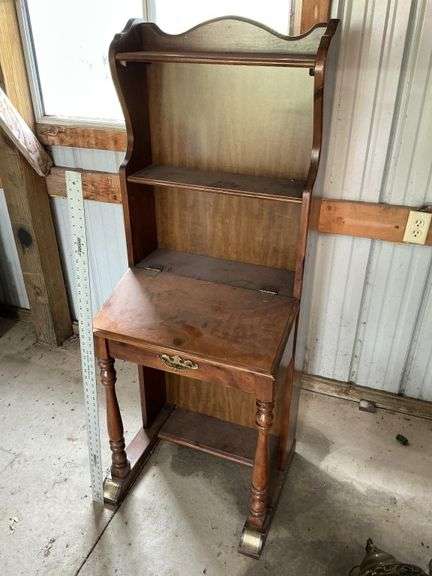 Writing table/shelf