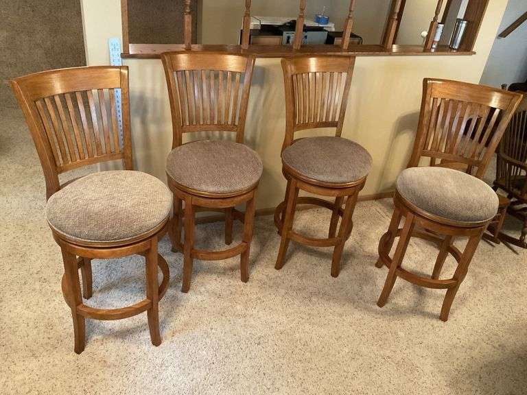4- swivel barstools