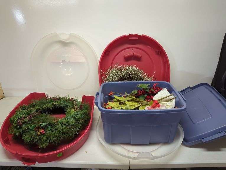 Stunning Printed Gift And Wreath Boxes For Christmas Gifts. Beautiful Designs, Perfect For Giving And Easy To Carry - Made In Britain