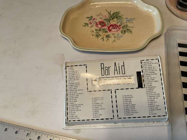 Plastic bar glasses, tray etc.