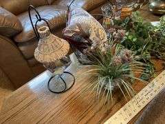 Assorted decorative items