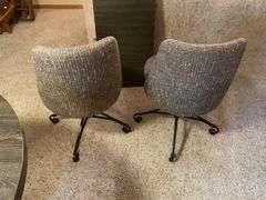 40" table, 4- swivel chairs, 1- leaf