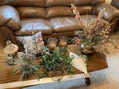 Assorted decorative items