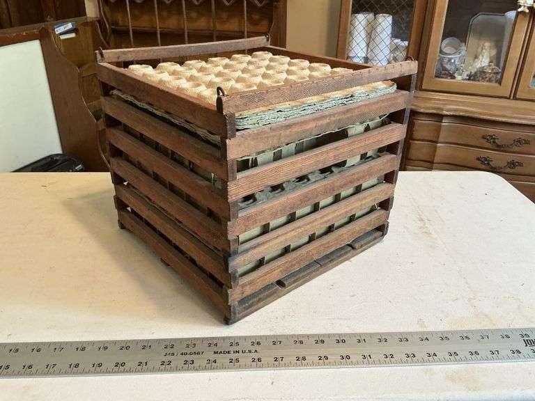 "humpty dumpty" Egg crate