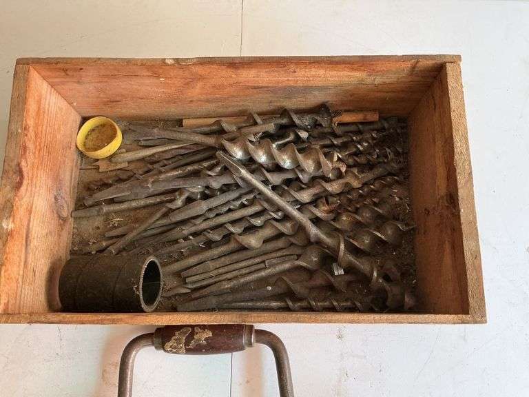 Hand drills and drill bits