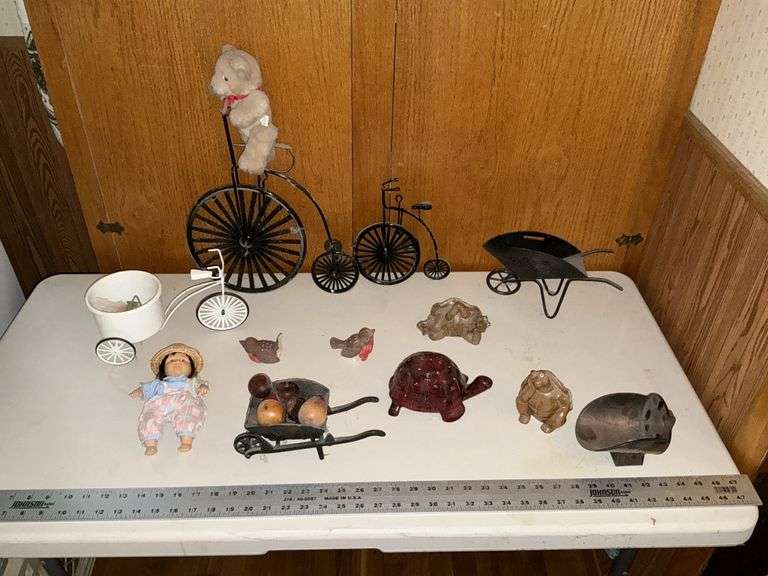 Assorted decor and figurines