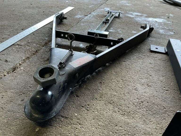 Tow hitch, 2" ball.