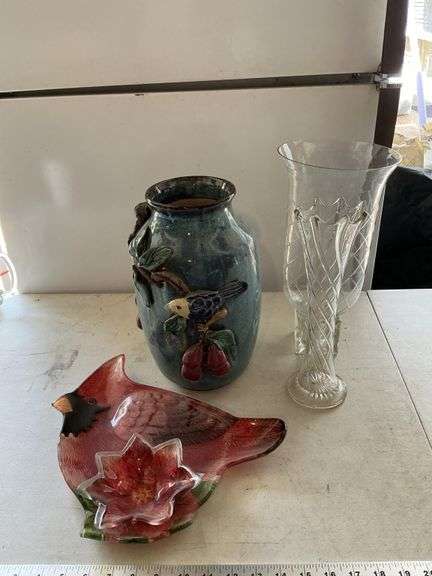 Vases, cardinal platter