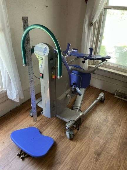 Arlo Sara Plus steady patient lift