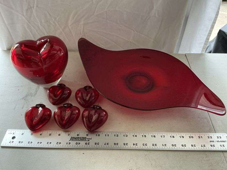 Red glass hearts & platter