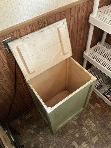 Wooden storage box 20" x 16" x 27"