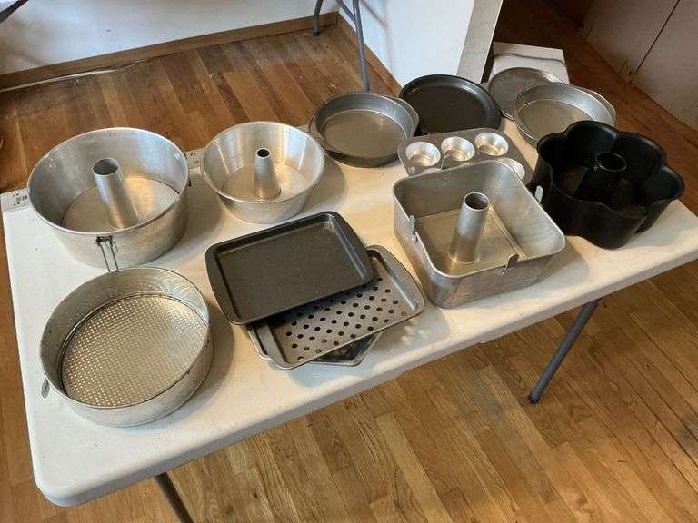 Baking pans