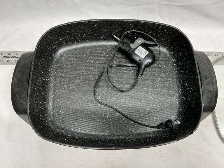 Electric skillet