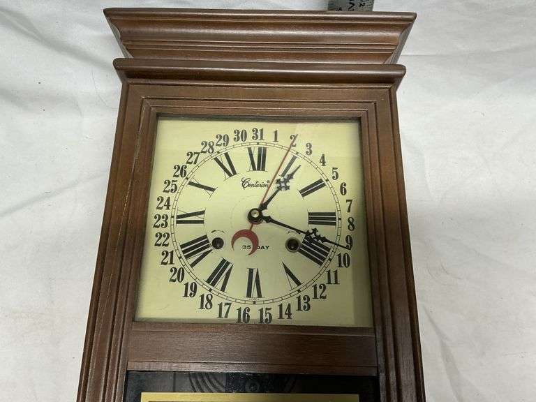 Regulator wall clock