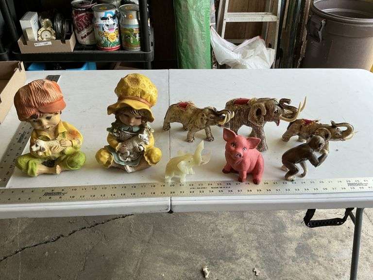 Figurines