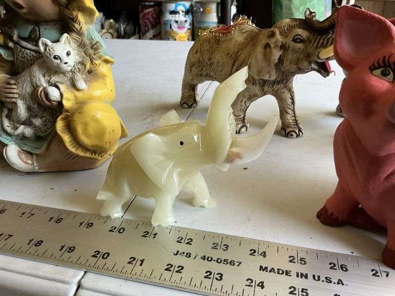 Figurines