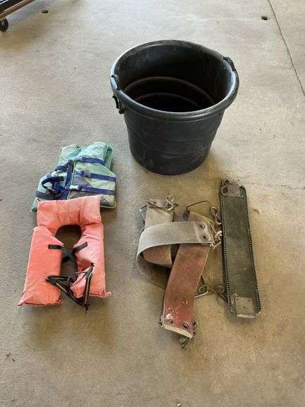Swings/life vest tub