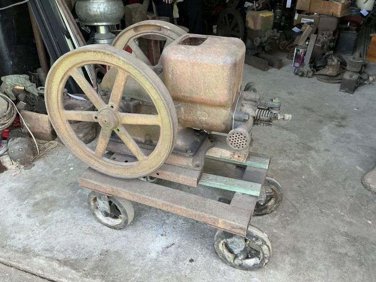 1.5 hp John Deere engine
